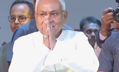 'ഇതൊരു ചരിത്ര വിജയം, ജംഗിൾ രാജിനെ തള്ളിക്കളഞ്ഞു': ബിഹാറിലെ ചരിത്ര നേട്ടത്തെ  പ്രശംസിച്ച് അമിത് ഷാ; SIRനെ ന്യായീകരിച്ചു, മുഖ്യമന്ത്രി നിതീഷ് കുമാർ തന്നെ, 2 ഉപ മുഖ്യമന്ത്രി പദങ്ങളും BJPക്ക് | NDA