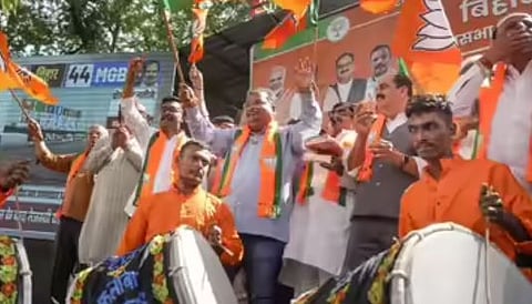 ബിഹാറിൽ ചരിത്ര നേട്ടവുമായി BJP : ഏറ്റവും മോശം പ്രകടനത്തിലേക്ക് ഉറ്റുനോക്കി  കോൺഗ്രസ്, രഘോപൂർ മണ്ഡലത്തിൽ തേജസ്വി ലീഡ് ചെയ്യുന്നു, ആഘോഷിച്ച് പ്രവർത്തകർ | BJP