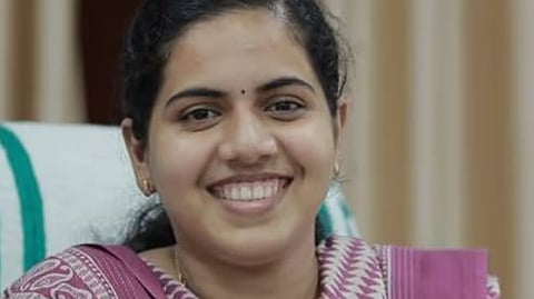 തിരുവനന്തപുരം മേയർ ആര്യാ രാജേന്ദ്രൻ കോഴിക്കോട്ടേക്ക്?: പ്രവർത്തന മേഖല മാറ്റാൻ CPM നേതൃത്വത്തോട് അനുമതി തേടി | Mayor