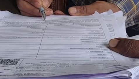 'വിതരണം ചെയ്തത് 500-ൽ അധികം ഫോമുകൾ': ഡെപ്യൂട്ടി കളക്ടറുടെ ആരോപണം തള്ളി കാരണം കാണിക്കൽ നോട്ടീസ് ലഭിച്ച BLO | Deputy Collector