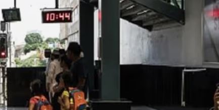 'മുൻ ഭാര്യയെ ഉപദ്രവിച്ചാൽ മെട്രോ സ്റ്റേഷനിൽ ബോംബ് വെക്കും': ബെംഗളൂരു മെട്രോ റെയിലിന് ഭീഷണി സന്ദേശം; അന്വേഷണം | Threat