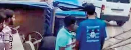 ദേശീയപാതയിൽ സ്കൂൾ ബസും പിക്കപ്പ് ലോറിയും കൂട്ടിയിടിച്ചു: 6 പേർക്ക് പരിക്ക് | School bus