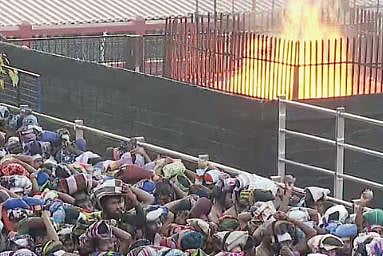 ശബരിമലയിൽ വൻ ഭക്തജന തിരക്ക്: ദർശനത്തിനായി 10 മണിക്കൂർ കാത്തിരിപ്പ്; പമ്പ മുതൽ നിയന്ത്രണം ഏർപ്പെടുത്തും | Sabarimala