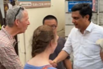 കോഴിക്കോട്ടെത്തിയ അമേരിക്കൻ വിനോദ സഞ്ചാരികളെ കണ്ട് മന്ത്രി PA മുഹമ്മദ് റിയാസ് | American tourists