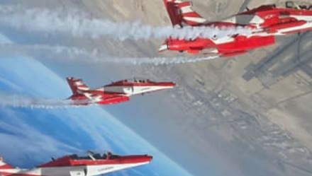 ദുബായുടെ ആകാശത്ത് 'ഹൃദയം വരച്ച്' സൂര്യകിരൺ ടീം: ഇന്ത്യൻ വ്യോമസേനയുടെ കൃത്യത ലോകത്തിന് മുന്നിൽ | Surya Kiran