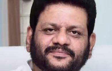 'രാഹുൽ മാങ്കൂട്ടത്തിൽ ഇപ്പോഴും UDF എം എൽ എയാണ്, പ്രചാരണത്തിൽ പങ്കെടുക്കുന്നതിൽ തെറ്റില്ല': VK ശ്രീകണ്ഠൻ MP | UDF