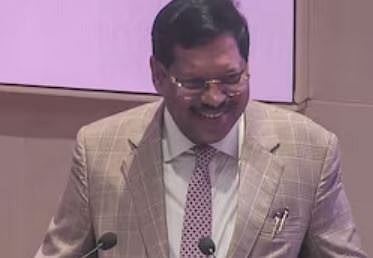 'ഭരണഘടനയുടെ 75-ാം വാർഷികത്തിൽ ഇന്ത്യൻ ജുഡീഷ്യറിയുടെ ക്യാപ്റ്റനായിരുന്നതിൽ അഭിമാനം, ഡോ. BR അംബേദ്‌കർ വഴികാട്ടി': വിടവാങ്ങൽ പ്രസംഗത്തിൽ വികാരാധീനനായി CJI BR ഗവായ് | CJI