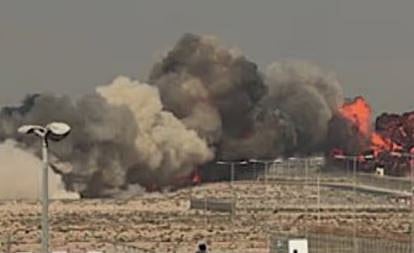 'പൈലറ്റ് കാണികളെ രക്ഷിക്കാൻ ശ്രമിച്ചതായി തോന്നുന്നു': ഇന്ത്യൻ തേജസ് യുദ്ധവിമാനം തകർന്നു വീണ സംഭവത്തിൽ ഞെട്ടി ദൃക്‌സാക്ഷികൾ | Tejas