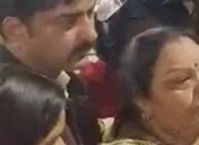 UPയിൽ യുവതി ഇതര മതസ്ഥനായ ജിം പരിശീലകനൊപ്പം ഒളിച്ചോടി: നാട്ടിൽ സംഘർഷം, ഹിന്ദു സംഘടനകളുടെ റോഡ് ഉപരോധം | UP