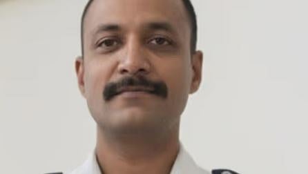 'ഞെട്ടിപ്പിച്ചു, മനുഷ്യത്വം ഇല്ലാത്ത നടപടി': തേജസ് തകർന്നതിന് ശേഷവും ഷോ തുടർന്നതിന് എതിരെ അമേരിക്കൻ പൈലറ്റ് | Tejas