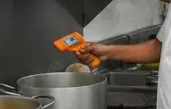 മോശം ഭക്ഷണം പിടിച്ചാൽ പ്രചരിപ്പിക്കരുത്: ഭക്ഷ്യസുരക്ഷാ പരിശോധനയിൽ 'വിചിത്ര' ഉത്തരവ്; വിവാദം | Food safety