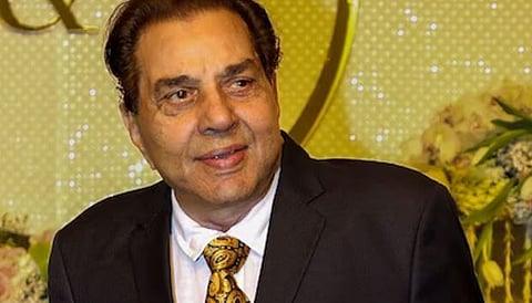 'ഒരു യുഗത്തിൻ്റെ അന്ത്യം': ധർമ്മേന്ദ്രയുടെ വിയോഗത്തിൽ പ്രധാനമന്ത്രിയും രാഷ്ട്രപതിയും അനുശോചനം അറിയിച്ചു; സിനിമാ ലോകം അന്തിമോപചാരം അർപ്പിച്ചു | Dharmendra