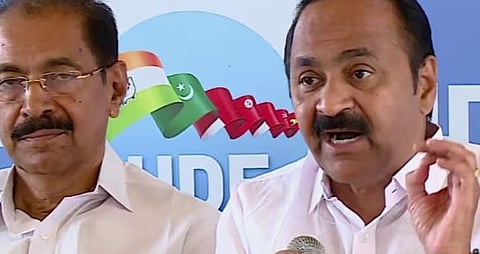 'തെരുവു നായ മുക്ത കേരളം, ദാരിദ്ര്യ നിർമാർജനത്തിന് 'ആശ്രയ 2': UDF പ്രകടന പത്രിക പുറത്തിറക്കി | UDF