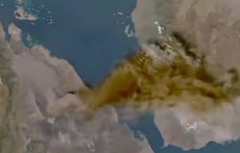 എത്യോപ്യയിലെ അഗ്നിപർവ്വത സ്ഫോടനം : ചാരം ചൈനയിലേക്ക് നീങ്ങുന്നു; വൈകുന്നേരത്തോടെ ഇന്ത്യൻ വ്യോമ മേഖലയിൽ നിന്ന് ഒഴിയുമെന്ന് പ്രതീക്ഷ, വിമാന സർവീസുകൾ റദ്ദാക്കി, ജാഗ്രതാ നിർദ്ദേശം | Volcano