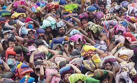 ശബരിമലയിൽ തിരക്ക് തുടരുന്നു: ഇന്നലെ ദർശനം നടത്തിയത് 87,000ത്തിലധികം ഭക്തർ, തിരക്ക് അനുസരിച്ച് സ്പോട്ട് ബുക്കിങ് നിയന്ത്രിക്കും | Sabarimala