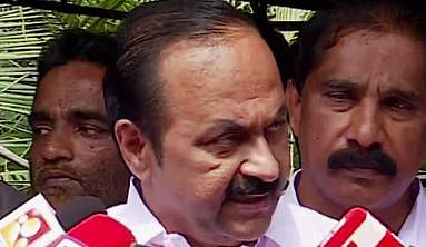 'കോൺഗ്രസ് എടുത്തത് അഭിമാനകരമായ തീരുമാനം, ശബരിമല സ്വർണ്ണക്കൊള്ള മറയ്ക്കാൻ മറ്റൊരു വിഷയം ഉയർത്തി കൊണ്ട് വന്നാൽ അതിൽ വീഴില്ല': VD സതീശൻ | Congress