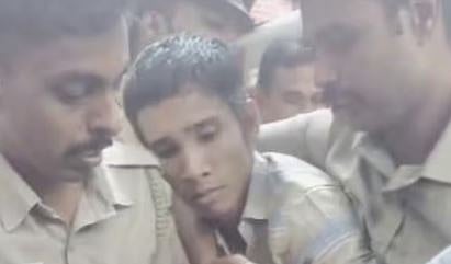 കേശവദാസപുരം മനോരമ വധക്കേസ്: കുറ്റക്കാരനെന്ന് കണ്ടെത്തിയ പ്രതി കോടതി മുറിയിൽ നിന്ന് ഇറങ്ങിയോടി; ഓടിച്ചിട്ട് പിടികൂടി, നാടകീയ രംഗങ്ങൾ | Murder