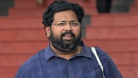 Why use this room, leaving the MLA hostel when the government is providing it free of cost? KS Sabarinathan to VK Prasanth