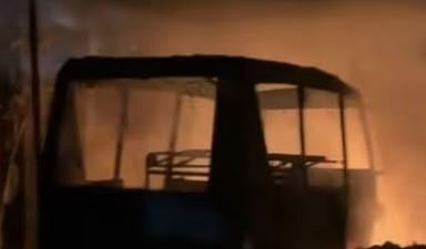 ഹെൽമറ്റ് ധരിച്ചെത്തിയ അജ്ഞാതൻ വഴി അന്വേഷിച്ചു: BJP പ്രവർത്തകൻ്റെ വീടിന് മുന്നിൽ നിർത്തിയിട്ട 4 വാഹനങ്ങൾ കത്തി നശിച്ചു |BJP