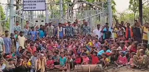 വികസന വെളിച്ചം: ഒരിക്കൽ മാവോയിസ്റ്റ് താവളം ആയിരുന്ന കൊണ്ടപ്പള്ളിയിൽ ആദ്യമായി മൊബൈൽ ശൃംഖലയെത്തി, ഉത്സവ പ്രതീതി | Maoist