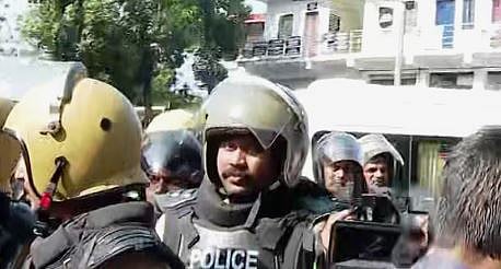 കള്ളവോട്ട് ആരോപണം : തിരുവനന്തപുരം വഞ്ചിയൂരിൽ സംഘർഷം, റീപോളിങ് ആവശ്യപ്പെട്ട് BJP | Fake votes