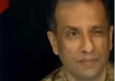 വാർത്താ സമ്മേളനത്തിനിടെ പാക് മാധ്യമ പ്രവർത്തകയ്ക്ക് നേരെ കണ്ണിറുക്കി മുതിർന്ന പാക് സൈനിക ഉദ്യോഗസ്ഥൻ: വിവാദം | Journalist