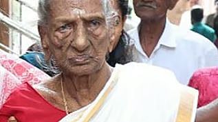 111-ാം വയസിലും വോട്ട് ചെയ്ത് ജാനകി മുത്തശ്ശി : നഷ്ടപ്പെടുത്തിയിട്ടില്ല, ഒരൊറ്റ വോട്ടും! | Janaki