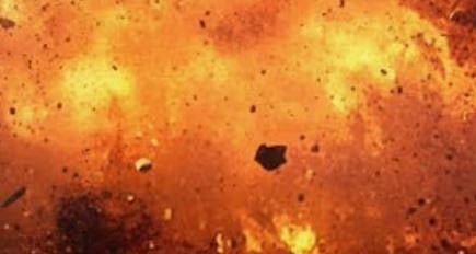 കണ്ണൂരിൽ സ്ഫോടനം: CPM പ്രവർത്തകൻ്റെ കൈപ്പത്തി ചിതറിപ്പോയി; അപകടം സ്ഫോടകവസ്തു കൈകാര്യം ചെയ്യുന്നതിനിടെ എന്ന് വിവരം | Bomb blast