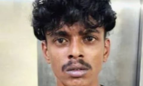 അയൽവാസിയായ വീട്ടമ്മയെ ഉപദ്രവിച്ച കേസ്: ഒന്നര മാസമായി ഒളിവിൽ, പുലർച്ചെ പെൺസുഹൃത്തിനെ കാണാൻ എത്തിയ പ്രതിയെ സാഹസികമായി പിടികൂടി | Assault