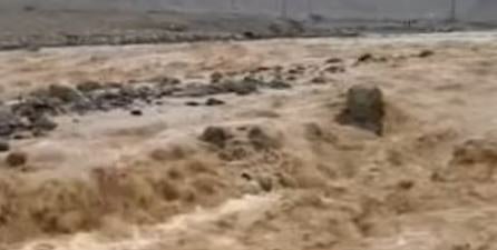 UAEയിൽ കനത്ത മഴ: ദുബായിൽ സർക്കാർ ജീവനക്കാർക്ക് 'വർക്ക് ഫ്രം ഹോം', പാർക്കുകളും ബീച്ചുകളും അടച്ചു, വിമാന സർവ്വീസുകൾ റദ്ദാക്കി | Heavy rain