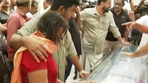 ശ്രീനിവാസന്റെ മൃതദേഹം കണ്ടനാട്ടെ വീട്ടിൽ, ടൗൺഹാളിൽ പൊതുദർശനം | Sreenivasan