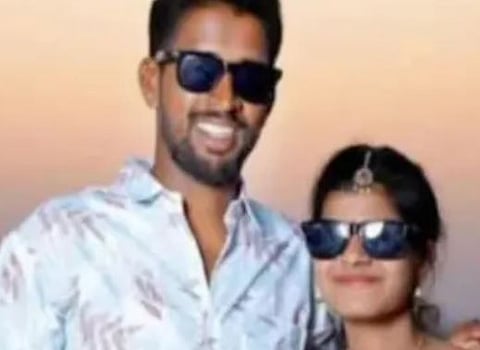 സ്ത്രീധനത്തിൻ്റെ പേരിൽ തർക്കം: തെലങ്കാനയിൽ ജനങ്ങൾ നോക്കി നിൽക്കേ ഭാര്യയെ തല്ലിക്കൊന്ന് ഭർത്താവ് | Dowry