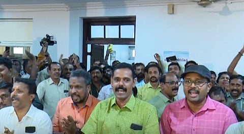 കോർപ്പറേഷൻ കൗൺസിൽ ഹാളിനുള്ളിൽ ബിജെപിയുടെ ഗണഗീതം; വർഗീയ അജണ്ടയെന്ന് സിപിഎം | Trivandrum Corporation