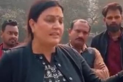 'ഹിന്ദി പഠിച്ചില്ലെങ്കിൽ വിവരമറിയും': ആഫ്രിക്കൻ പൗരനായ ഫുട്ബോൾ കോച്ചിനെ ഭീഷണിപ്പെടുത്തി BJP കൗൺസിലർ | BJP