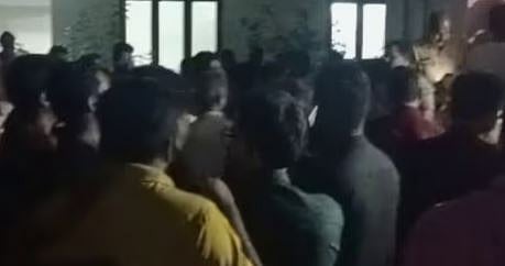 കോടതി വിധിക്ക് പിന്നാലെ കൂട്ട ആത്മഹത്യ: പയ്യന്നൂരിൽ മരിച്ചത് കുട്ടികളടക്കം ഒരു കുടുംബത്തിലെ 4 പേർ | Mass suicide