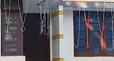 കാട്ടാക്കടയിൽ വൻ കവർച്ച: വീട്ടുകാർ പള്ളിയിൽ പോയ സമയത്ത് 60 പവൻ മോഷ്ടിച്ചു | Robbery