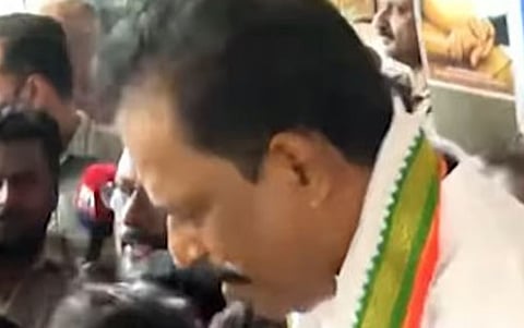 N സുബ്രഹ്മണ്യനെ പോലീസ് വിട്ടയച്ചപ്പോൾ 'പോറ്റിയെ കേറ്റിയെ' പാടി പാർട്ടി പ്രതിഷേധം: സർക്കാരിനെതിരെ രൂക്ഷവിമർശനം | N Subramanian