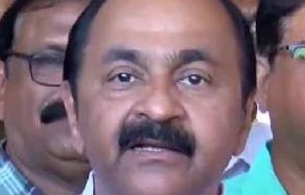 'മോദി പറയുന്നിടത്തെല്ലാം ഒപ്പിടുന്ന ആളാണ് മുഖ്യമന്ത്രി, പരാജയം സമ്മതിക്കാൻ തയ്യാറാകുന്നില്ല, BJPയിൽ ആളെ കൂട്ടണം എന്നത് മുഖ്യമന്ത്രിയുടെ ആഗ്രഹമാണ്': VD സതീശൻ | BJP