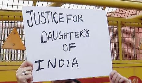 ഉന്നാവോ പീഡന കേസ്: പ്രതിയുടെ ജാമ്യത്തിനെതിരെ ഡൽഹിയിൽ ഇന്നും സാമൂഹിക പ്രവർത്തകരുടെ പ്രതിഷേധം | Unnao rape case