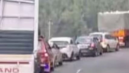 താമരശ്ശേരി ചുരത്തിൽ ഗതാഗതക്കുരുക്ക് രൂക്ഷം: നാളെ UDFൻ്റെ രാപ്പകൽ സമരം | Thamarassery Pass