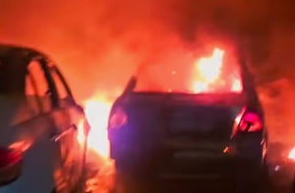 തിരുവനന്തപുരം നന്തൻകോട് സ്വരാജ് ഭവനിൽ തീപിടിത്തം: രണ്ട് സർക്കാർ വാഹനങ്ങൾ കത്തി നശിച്ചു | Fire