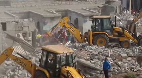 യെലഹങ്ക കുടിയൊഴിപ്പിക്കൽ: രാഷ്ട്രീയ വിവാദം കനക്കുന്നു; മുഖ്യമന്ത്രി വിളിച്ച നിർണ്ണായക യോഗം ഇന്ന് | Yelahanka demolitions