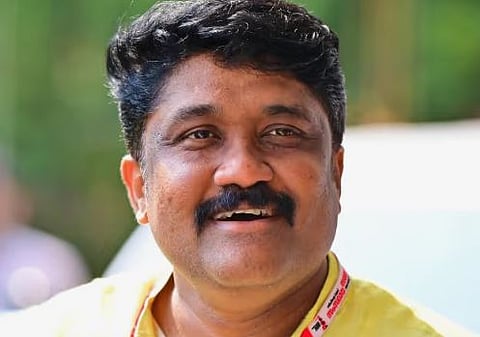 'ചർച്ചയാകേണ്ടത് ഇംഗ്ലീഷല്ല, കോൺഗ്രസ് സർക്കാരിൻ്റെ ബുൾഡോസർ വേട്ട, ഇച്ഛാശക്തിയാണ് ആവശ്യം': AA റഹീമിന് പിന്തുണയുമായി യുവമോർച്ച | AA Rahim