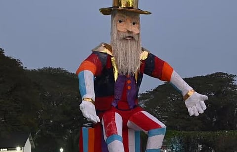 കൊച്ചിയിൽ പുതുവത്സരാവേശം: ഇത്തവണ 2 കൂറ്റൻ പപ്പാഞ്ഞികൾ, കനത്ത സുരക്ഷയുമായി പോലീസ്, ഡ്രോൺ നിരോധിത മേഖലയായി പ്രഖ്യാപിച്ചു | New Year