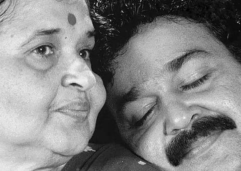 നടൻ മോഹൻലാലിൻ്റെ മാതാവ് ശാന്തകുമാരി അന്തരിച്ചു: സംസ്ക്കാരം നാളെ തിരുവനന്തപുരത്തെ വീട്ടിൽ, പ്രമുഖർ അനുശോചനമറിയിച്ചു  | Actor Mohanlal