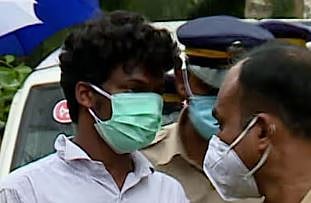 ഭിത്തി തുരന്ന് ചുറ്റുമതിൽ ചാടിക്കടന്നു: ദൃശ്യ വധക്കേസ് പ്രതി കുതിരവട്ടം മാനസികാരോഗ്യ കേന്ദ്രത്തിൽ നിന്ന് ചാടിപ്പോയി, തിരച്ചിലുമായി പോലീസ് | Drishya murder case