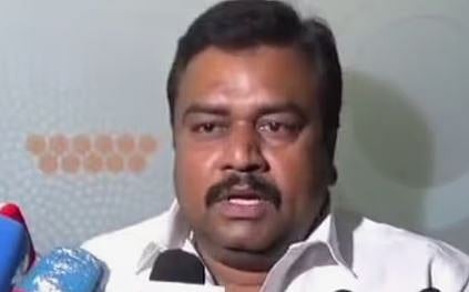 'ഉണ്ണിക്കൃഷ്ണൻ പോറ്റിയെ അറിയില്ല, തിരുവനന്തപുരത്ത് വന്നത് 2 തവണ': ഡി മണി, കേസുമായി ബന്ധിപ്പിക്കാൻ തെളിവില്ല, സഹായിയുടെ മൊഴിയിൽ വൈരുധ്യങ്ങൾ, പിന്നിൽ ഇറിഡിയം തട്ടിപ്പ് സംഘമോ ? പോറ്റിയടക്കം 3 പ്രതികളെ SIT ഇന്ന് കസ്റ്റഡിയിൽ വാങ്ങി ചോദ്യം ചെയ്യും | Sabarimala