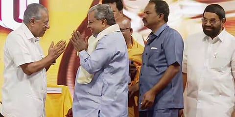 'ഇന്ത്യയുടെ ബഹുസ്വരത തകർക്കപ്പെടുകയാണ്': ബുൾഡോസർ രാജ് വിവാദത്തിനിടയിലും മുഖ്യമന്ത്രി പിണറായി വിജയനും സിദ്ധരാമയ്യയും ഒരേ വേദിയിൽ | Bulldozer Raj