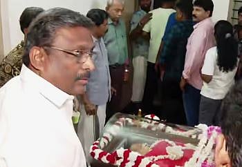 നടൻ മോഹൻലാലിൻ്റെ മാതാവിൻ്റെ സംസ്കാര ചടങ്ങുകൾ ഇന്ന്: അന്ത്യാഞ്ജലി അർപ്പിക്കാൻ സിനിമാ ലോകം | Actor Mohanlal