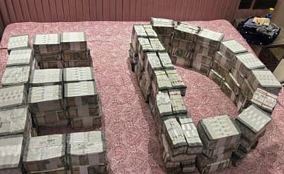 സർവ്വപ്രിയ വിഹാറിലെ വസതിയിൽ ED റെയ്ഡ്: 5 കോടി രൂപയും 8.80 കോടിയുടെ ആഭരണങ്ങളും പിടികൂടി | ED